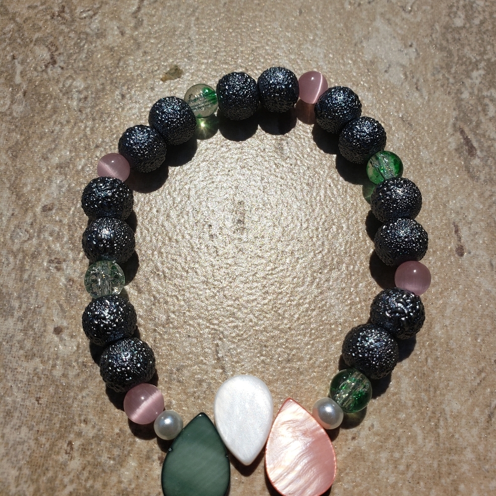 Bracelets - Picture 10 of 12